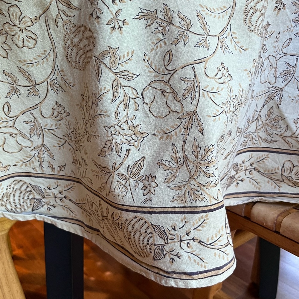Round Tablecloth 100% Cotton Made in India Tan Brown Botanical Floral Print Boho - Picture 2 of 7